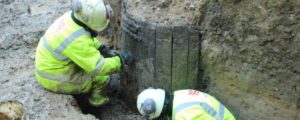 Descoberta inédita: Equipe de Arqueologia encontra cama funerária romana completa em escavações na Grã-Bretanha